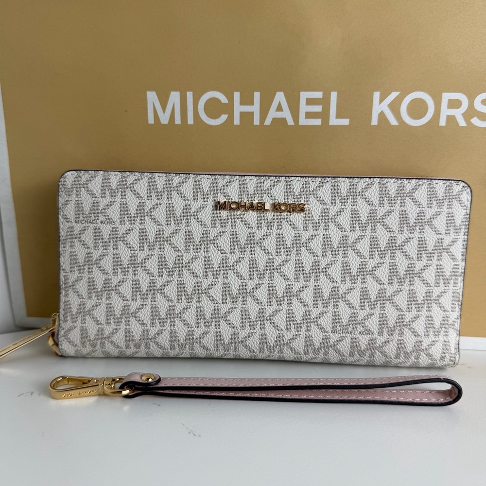 NWT Michael Kors Continental Wallet